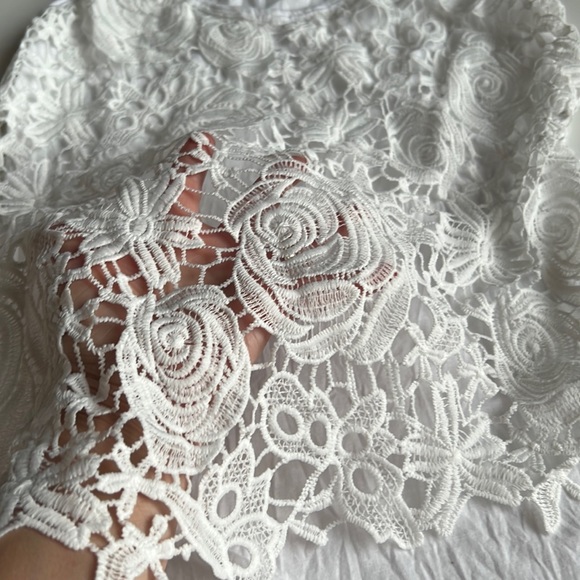 Bundle 2 embroidered lace, floral-lace detailing, sleeveless tops white - Picture 2 of 16